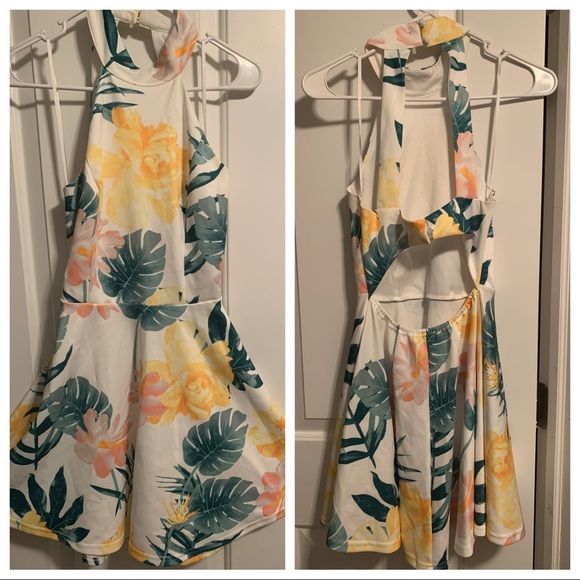 Trac Dresses & Skirts - 🌹TRAC Floral Print Dress🌹